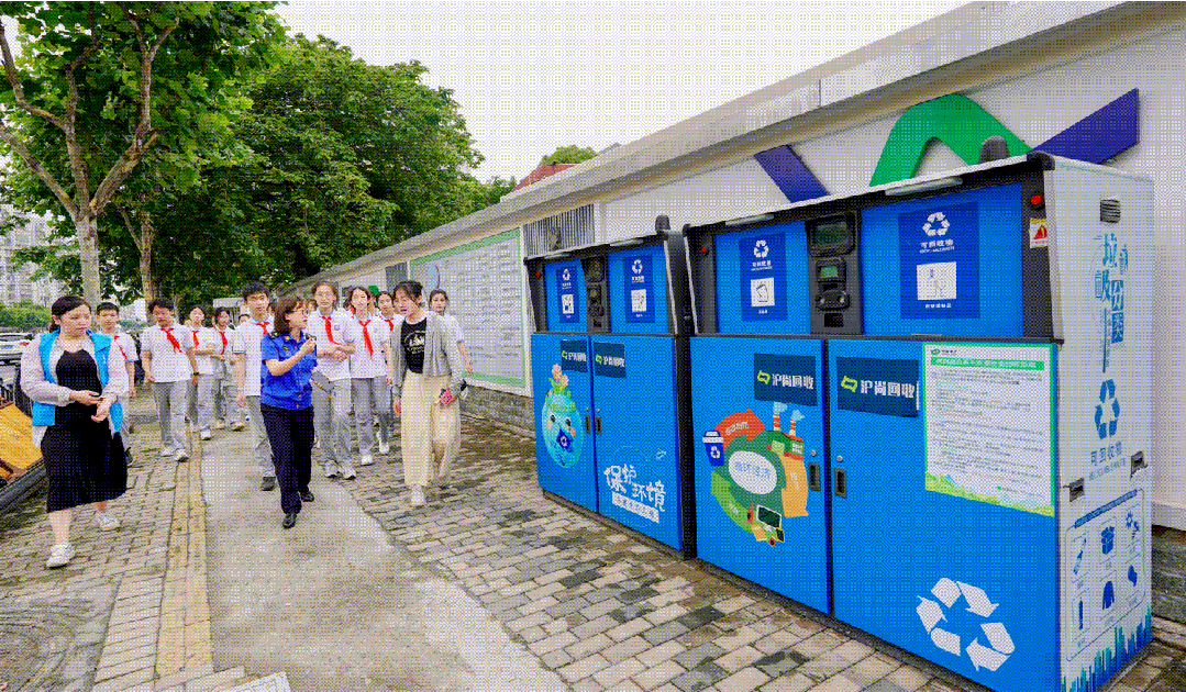 1721268078978176.gif 6.gif